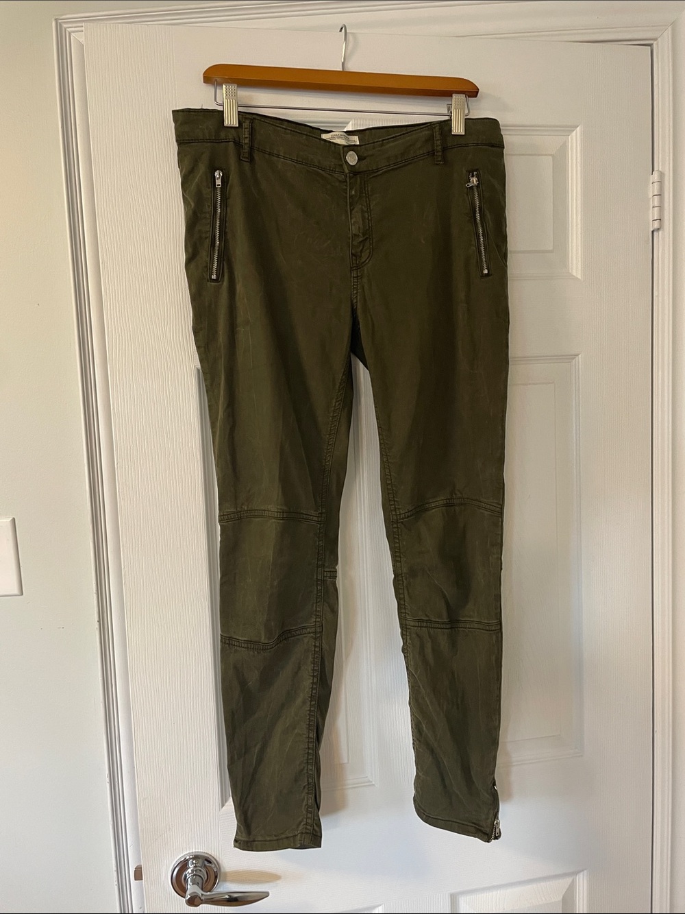 Zara Olive Skinny Moto-Detail Pants with Ankle Zips
